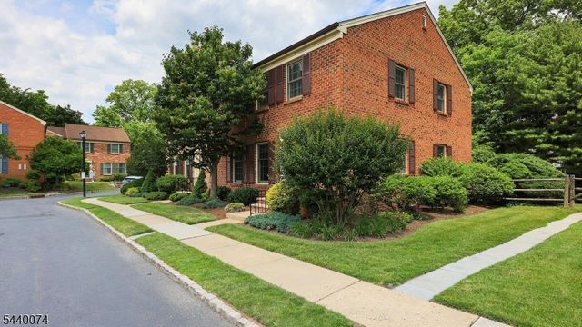 10 Cowperthwaite Sq, Westfield Town, NJ 07090