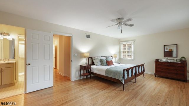10 Cowperthwaite Sq, Westfield Town, NJ 07090