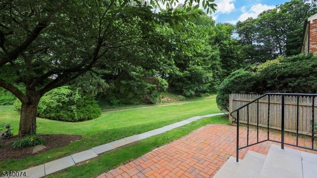 10 Cowperthwaite Sq, Westfield Town, NJ 07090