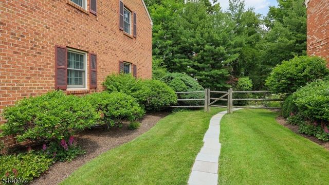 10 Cowperthwaite Sq, Westfield Town, NJ 07090