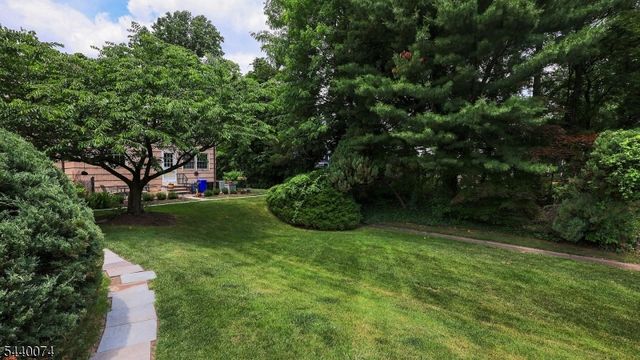 10 Cowperthwaite Sq, Westfield Town, NJ 07090