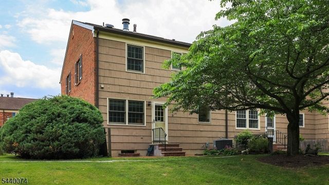 10 Cowperthwaite Sq, Westfield Town, NJ 07090