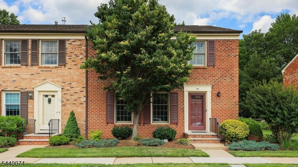 10 Cowperthwaite Sq, Westfield Town, NJ 07090