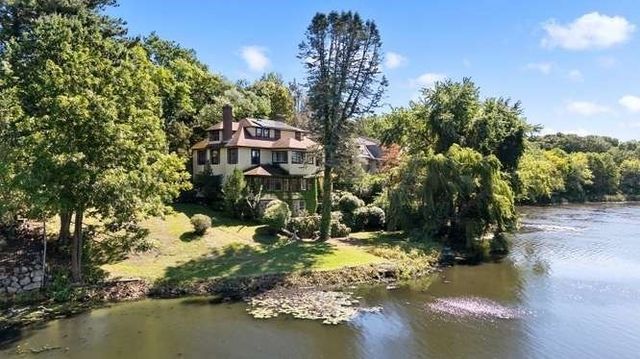 7 Lakeview Terrace, Winchester, MA 01890