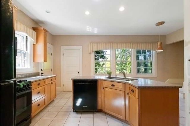 7 Lakeview Terrace, Winchester, MA 01890