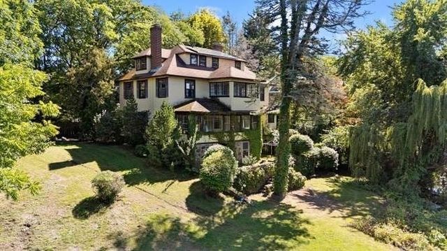 7 Lakeview Terrace, Winchester, MA 01890