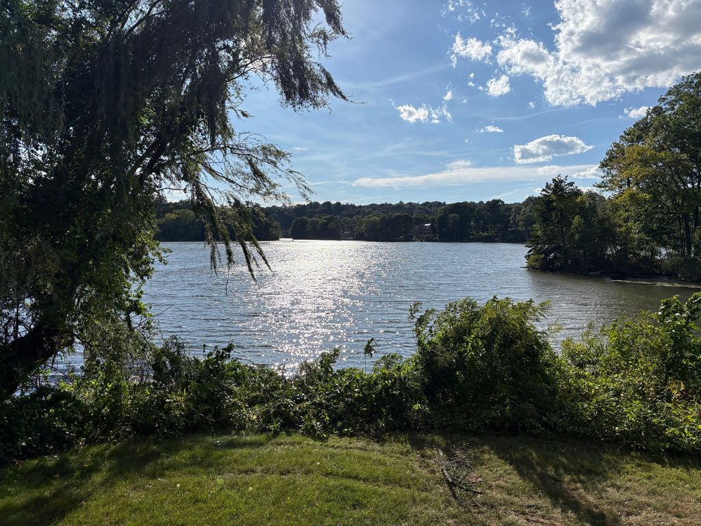 7 Lakeview Terrace, Winchester, MA 01890