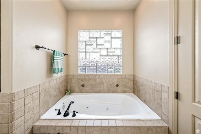 300 W 2350 S, Washington, UT 84780