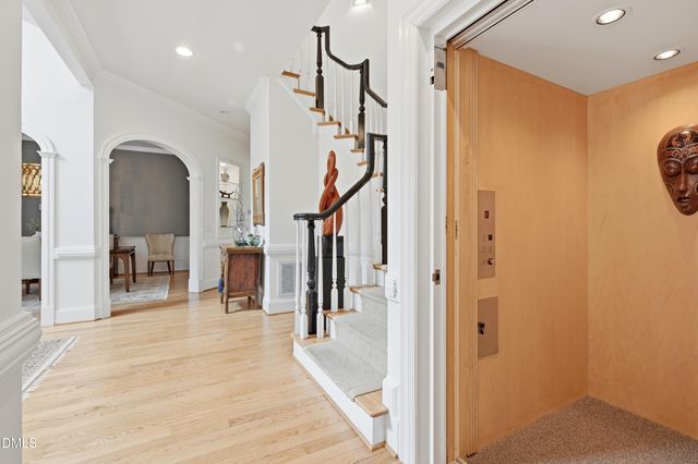 300 Lake Manor Road, Chapel Hill, NC 27516