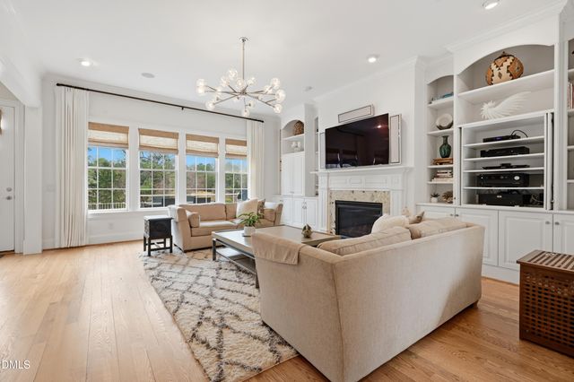 300 Lake Manor Road, Chapel Hill, NC 27516