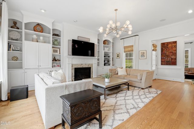 300 Lake Manor Road, Chapel Hill, NC 27516