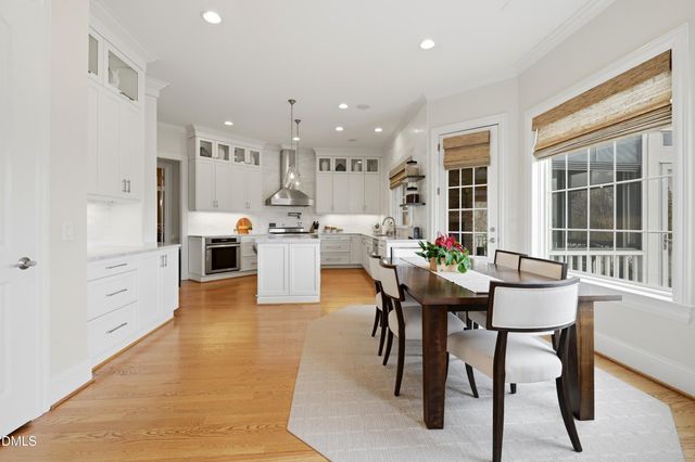 300 Lake Manor Road, Chapel Hill, NC 27516