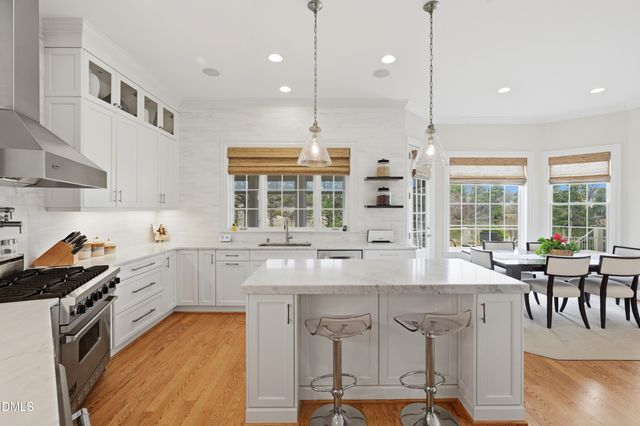 300 Lake Manor Road, Chapel Hill, NC 27516