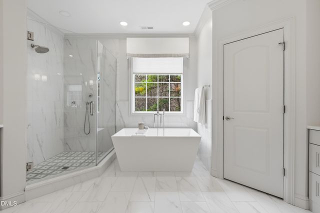 300 Lake Manor Road, Chapel Hill, NC 27516