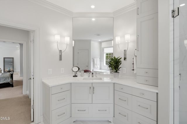 300 Lake Manor Road, Chapel Hill, NC 27516