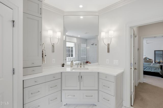 300 Lake Manor Road, Chapel Hill, NC 27516