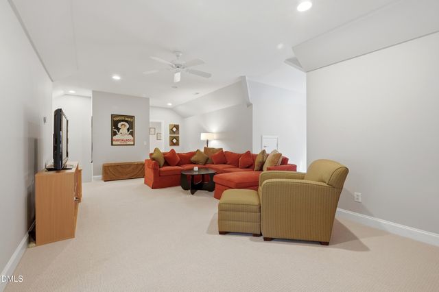 300 Lake Manor Road, Chapel Hill, NC 27516