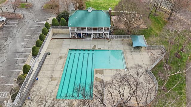 300 Lake Manor Road, Chapel Hill, NC 27516