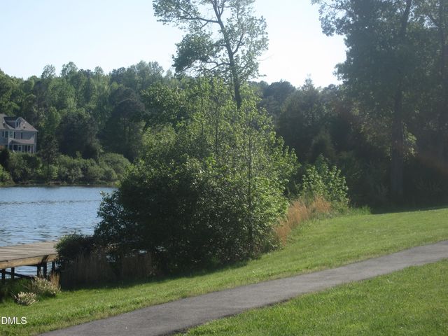 300 Lake Manor Road, Chapel Hill, NC 27516