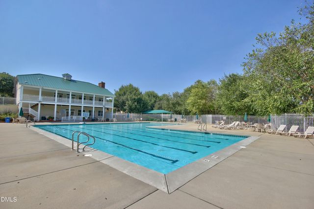 300 Lake Manor Road, Chapel Hill, NC 27516