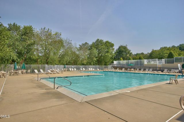 300 Lake Manor Road, Chapel Hill, NC 27516