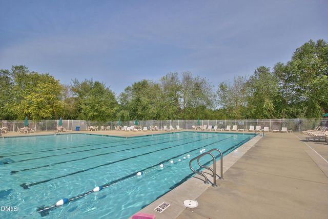 300 Lake Manor Road, Chapel Hill, NC 27516