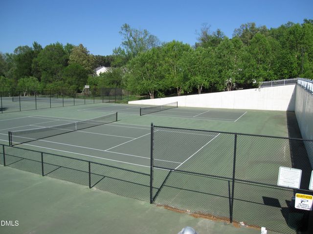 300 Lake Manor Road, Chapel Hill, NC 27516