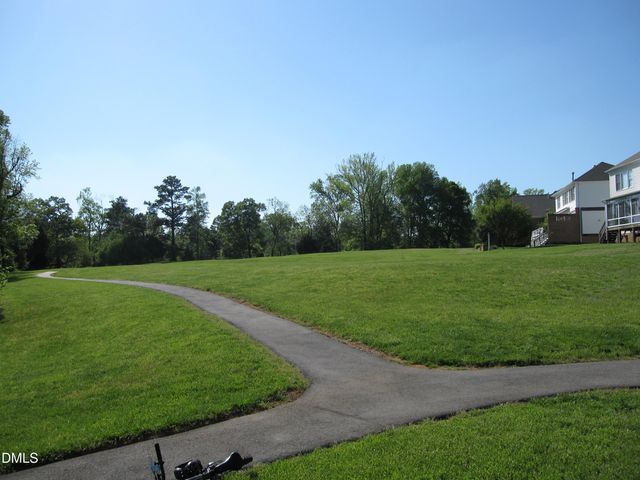 300 Lake Manor Road, Chapel Hill, NC 27516