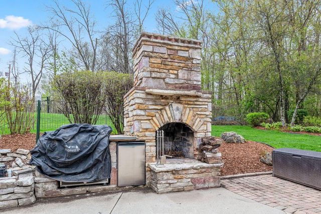 16995 Small ROAD, New Berlin, WI 53151