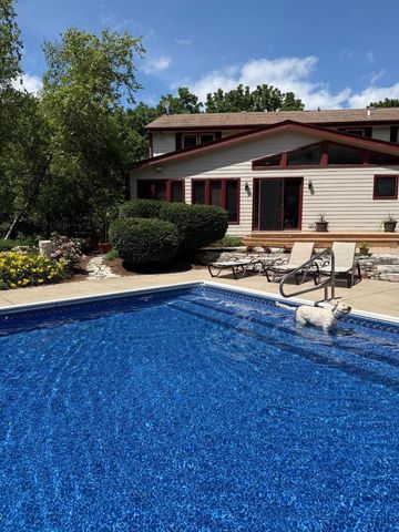 16995 Small ROAD, New Berlin, WI 53151