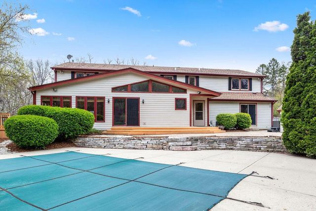 16995 Small ROAD, New Berlin, WI 53151