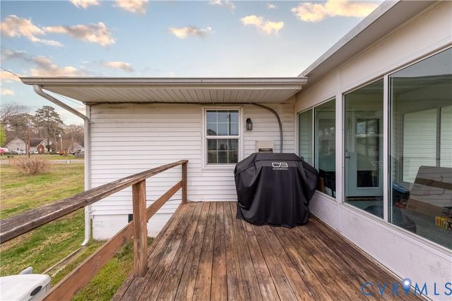 3330 Mattaponi Ave, West Point, VA 23181