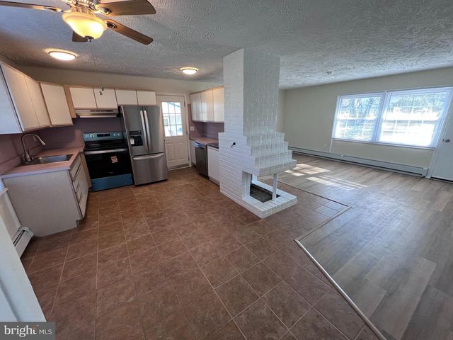 434 THORNRIDGE DR, Levittown, PA 19054