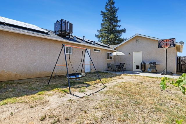 1567 Lacreta Avenue, Madera, CA 93638