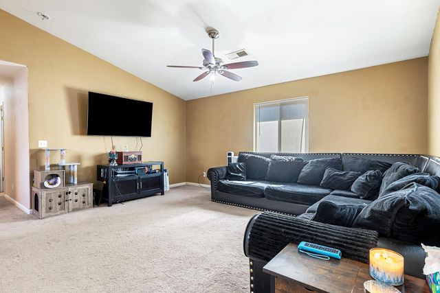1567 Lacreta Avenue, Madera, CA 93638