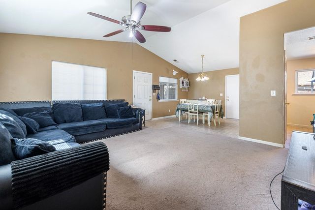 1567 Lacreta Avenue, Madera, CA 93638