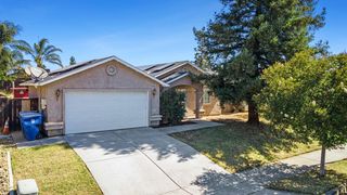 1567 Lacreta Avenue, Madera, CA 93638