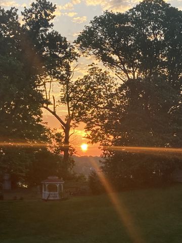 1302 Riverside Rd, Old Hickory, TN 37138