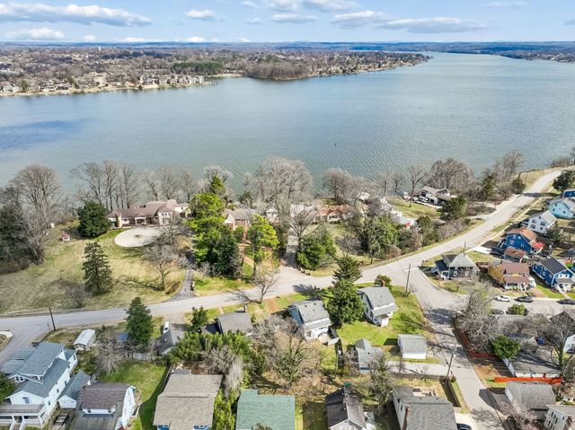 1302 Riverside Rd, Old Hickory, TN 37138