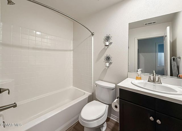 26707 Lexington Lane, Saugus, CA 91350