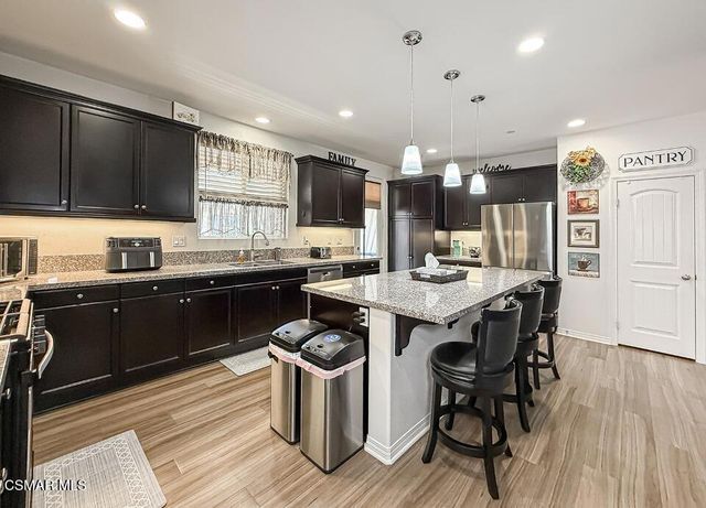 26707 Lexington Lane, Saugus, CA 91350