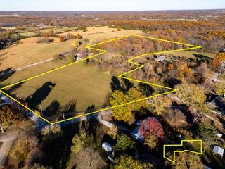 000 North Farm Road 127, Springfield, MO 65803