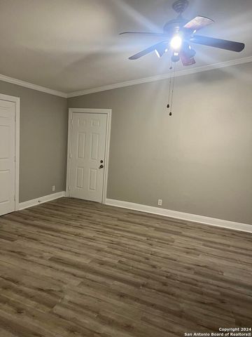 7027 Elk Trail, San Antonio, TX 78244
