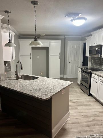 7027 Elk Trail, San Antonio, TX 78244