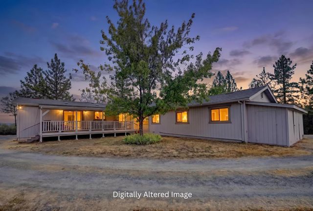 14526 McCourtney Rd, Grass Valley, CA 95949