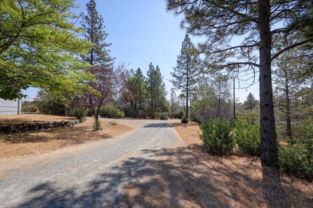 14526 McCourtney Rd, Grass Valley, CA 95949