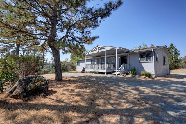 14526 McCourtney Rd, Grass Valley, CA 95949