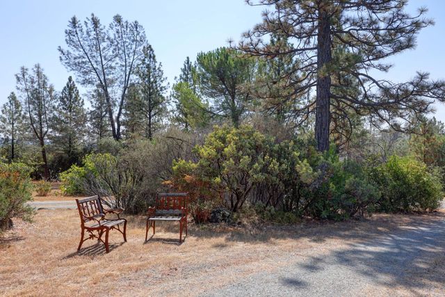 14526 McCourtney Rd, Grass Valley, CA 95949