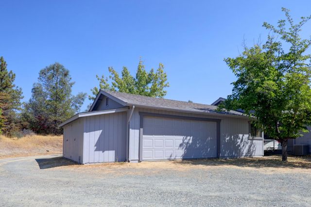 14526 McCourtney Rd, Grass Valley, CA 95949