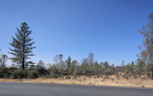 14526 McCourtney Rd, Grass Valley, CA 95949
